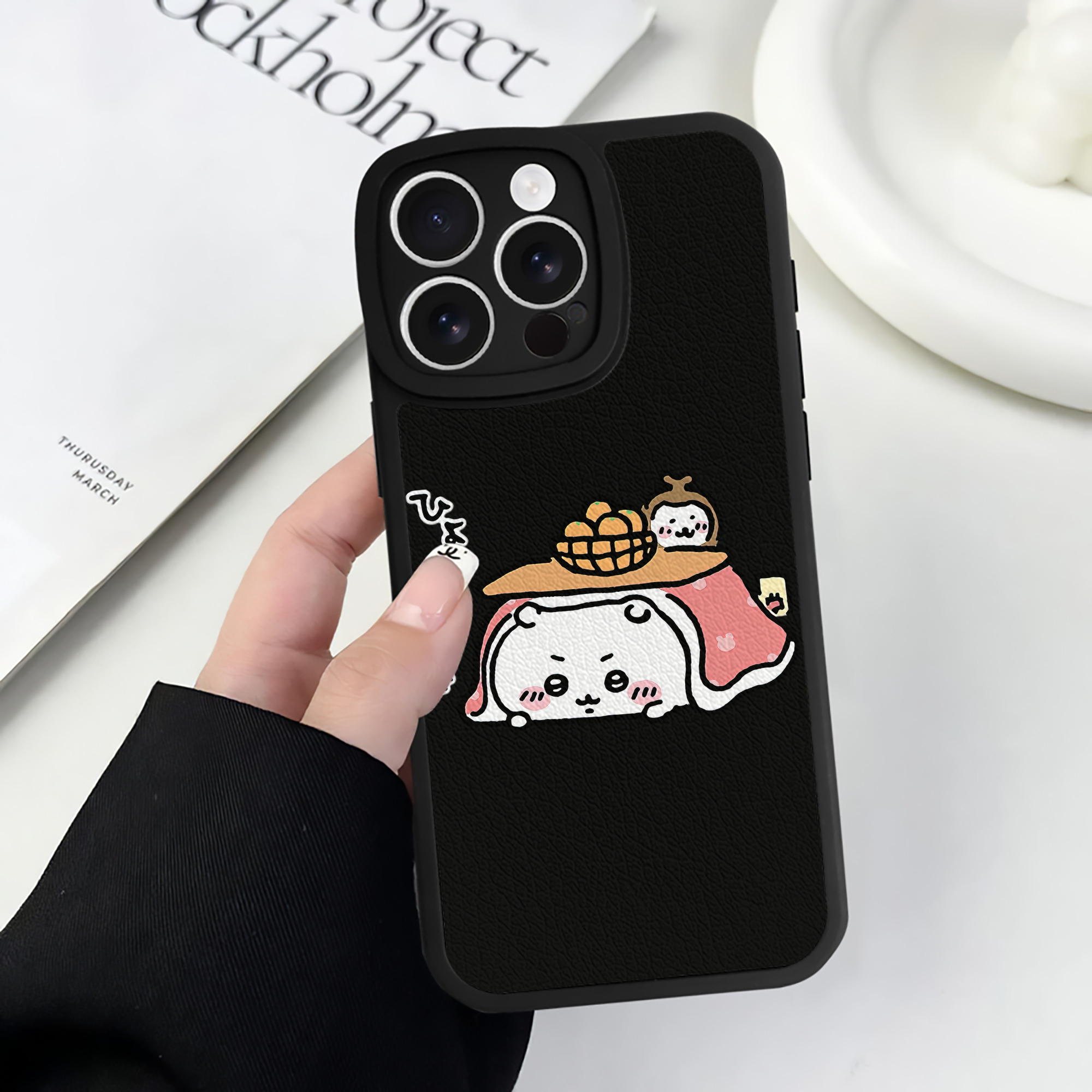 （画像用） ちいかわ ちいかわ Chii-kawa chiikawa 【iPhone 16シリーズ対応】シリコンスマホケース（レザー調） 材質：シリコン